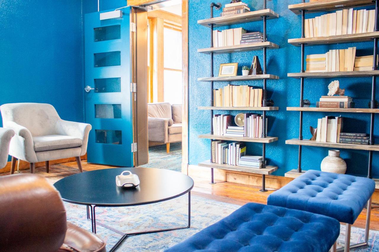 11th Avenue Albergue