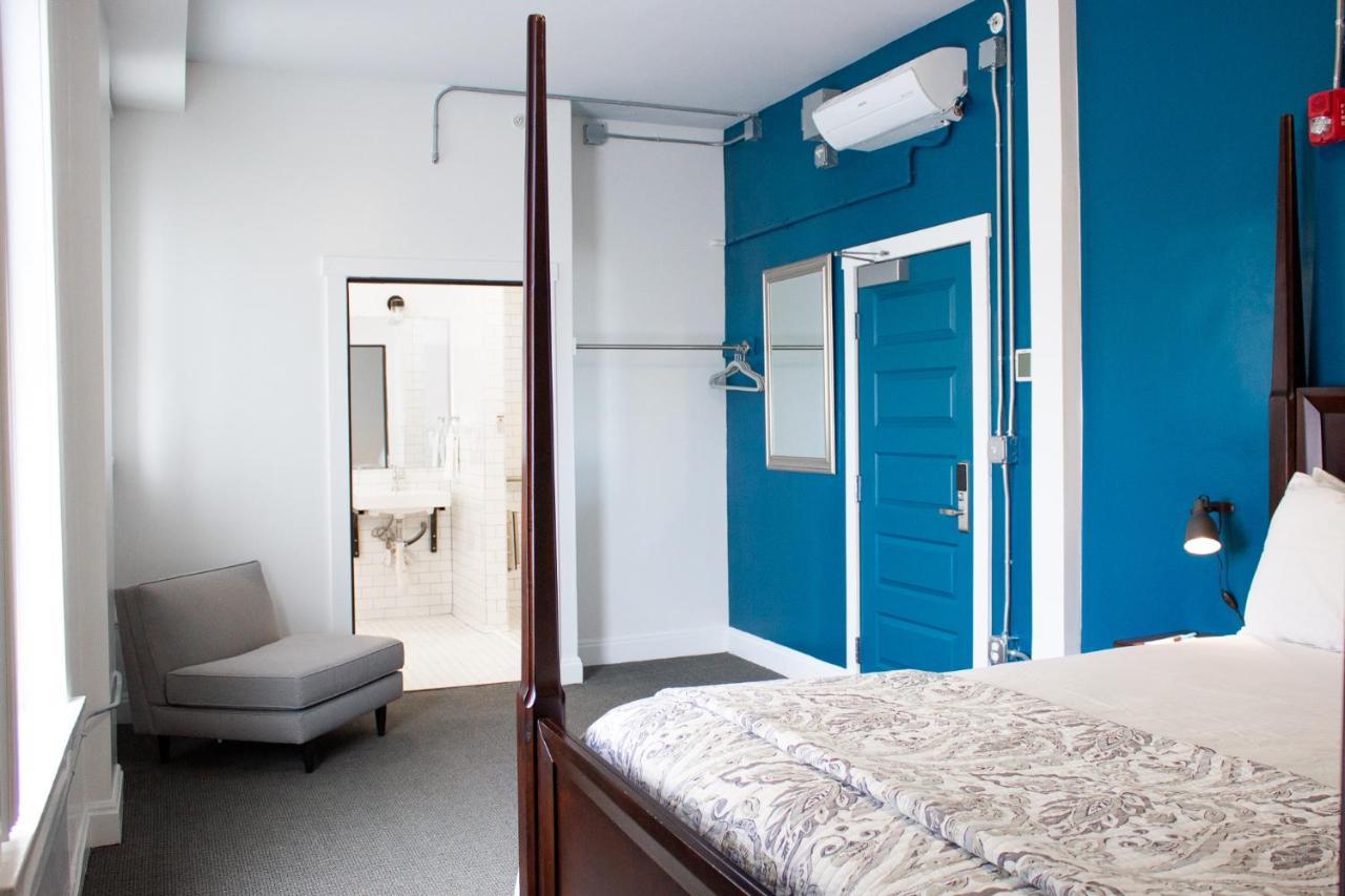 11th Avenue Hostel *
